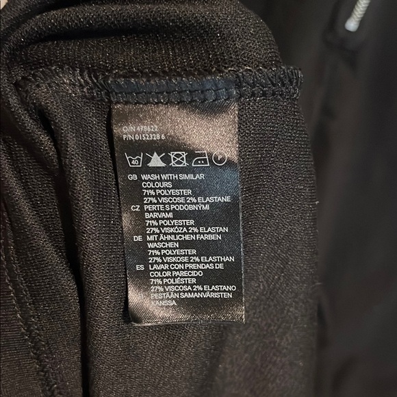 Elegant Black Dress - Picture 5 of 7